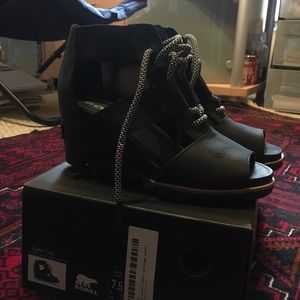 Brand new never worn Sorel Joanie
